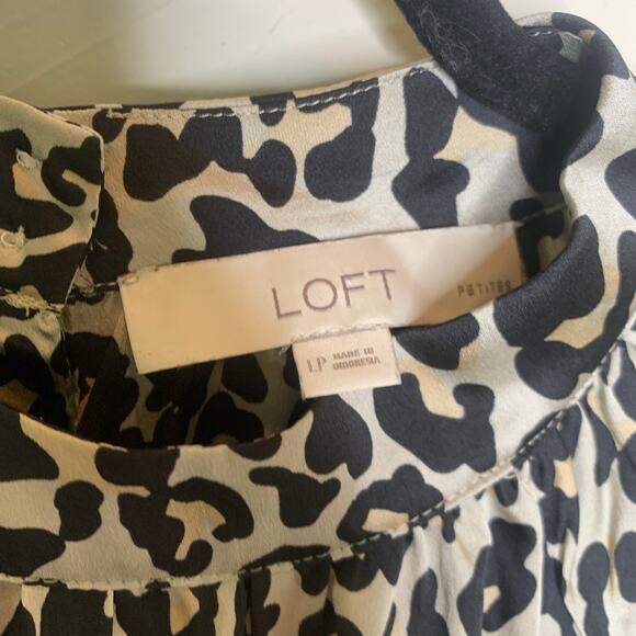 LOFT Leopard Print Silky Blouse Sz Large Petite - Picture 10 of 10